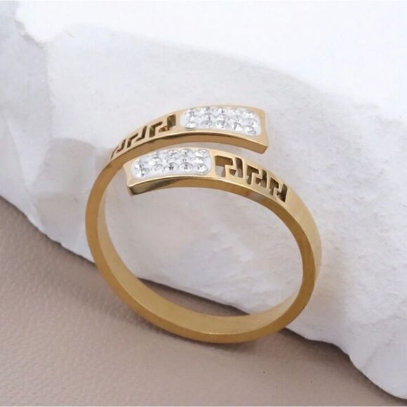 Chic Wrap Adjustable Ring Stainless Steel 18k Gold Plated Paved Shining Zirconia - Picture 8 of 11
